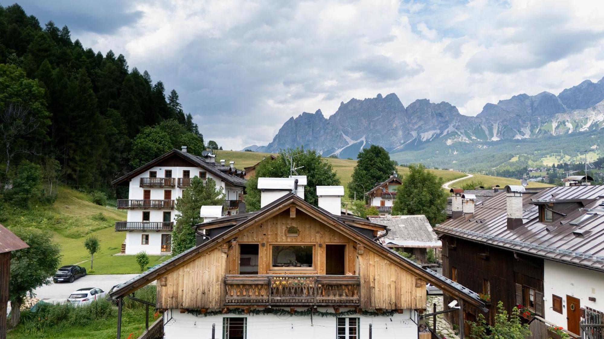 Ca Bianca Delle Dolomiti Apartment Cortina d'Ampezzo Exterior photo